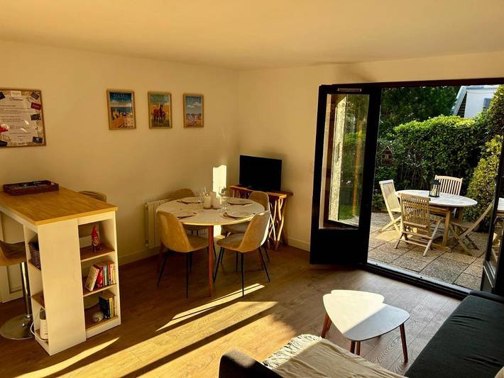 Gîte pour 4 personnes, avec terrasse et jardin dans Office De Tourisme De Blonville Benerville Tourgeville