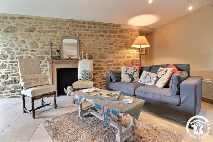Gîte pour 2 personnes, avec Terrasse ainsi que Jardin et Vue dans Maen-Roch - 2