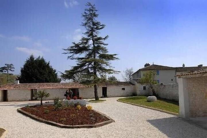 Gîte pour 2 personnes, avec terrasse et jardin en Charente-Maritime
