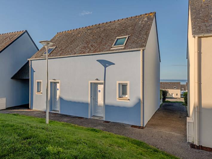 Maison de vacances pour 4 personnes, avec terrasse et piscine, adapté aux familles à Saint-Nic