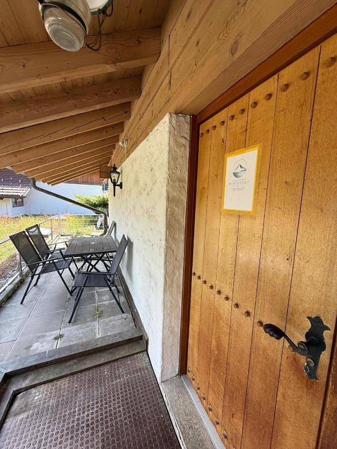 Gîte pour 9 personnes, avec Balcon et Terrasse ainsi que Jardin et Vue à Wimmis