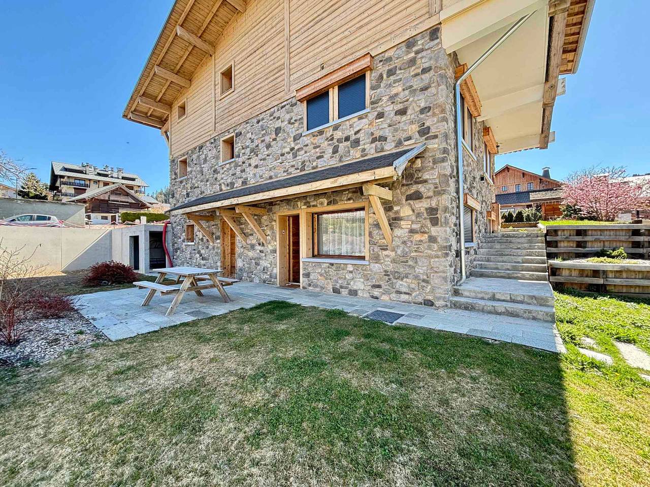 Apartamento entero, Apartamento moderno en el corazón del pueblo, se aceptan mascotas in Notre-Dame-de-Bellecombe, Albertville region