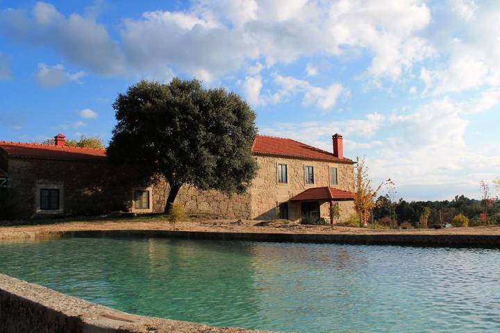 Casa de férias para 4 pessoas, com Terraço e Jardim e ainda Piscina and Vista para o lago Nas Aldeias do Xisto