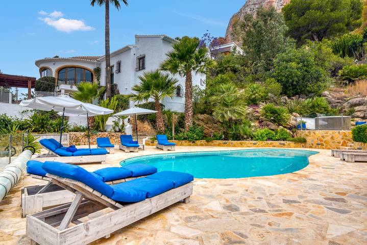 Villa für 14 Personen, mit Garten und Whirlpool - 1