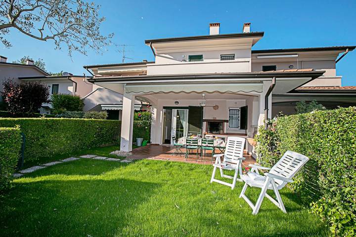 Villa per 5 persone, con piscina e giardino in Padenghe sul Garda