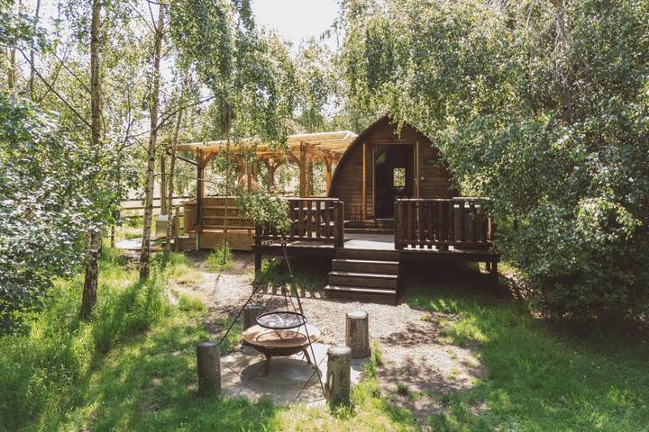 Glamping for 3 people, with Hot tub in Leicestershire