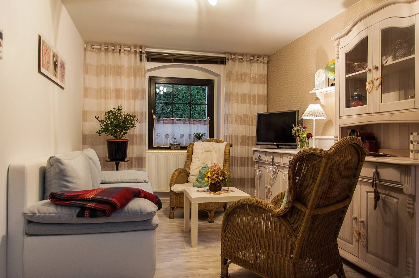 Ganze Ferienwohnung, Suite Ii in Cotta, Dresden