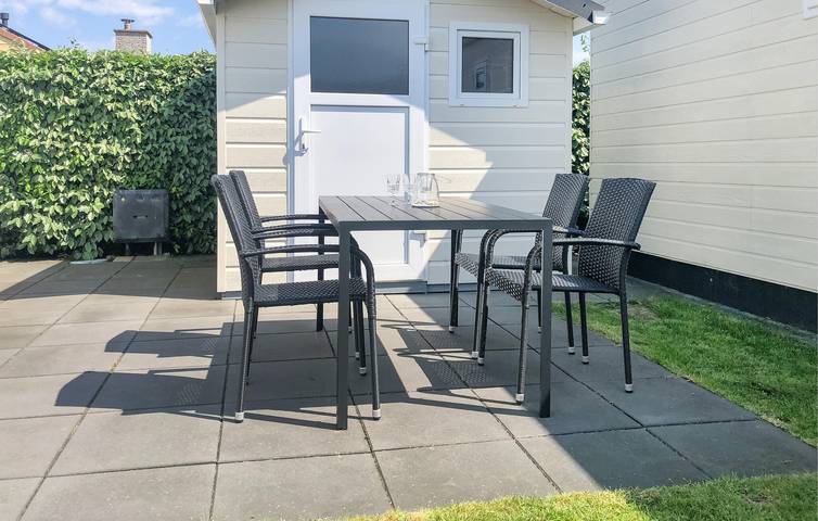 Wohnwagen für 4 Personen, mit Terrasse und Garten in Julianadorp - 4