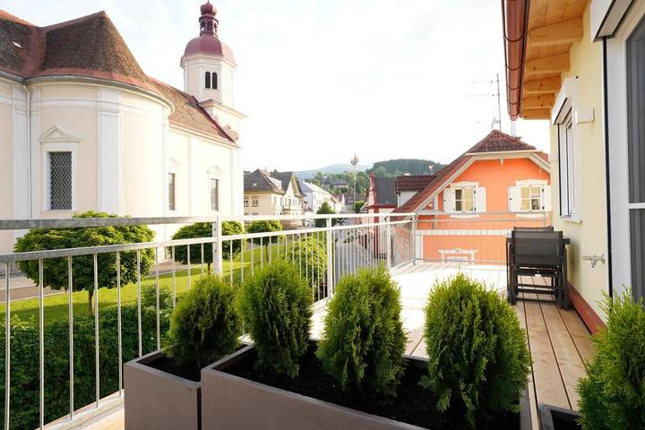 Ferienwohnung für 5 Personen, mit Balkon und Terrasse sowie Ausblick