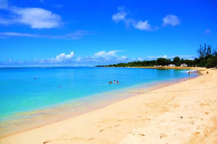 Location de vacances pour 9 personnes, avec jardin et piscine, animaux acceptés dans Port-Louis Guadeloupe - 2