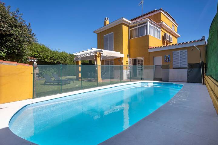 Apartamento de férias para 7 pessoas, com terraço e jardim e ainda piscina, adaptado a crianças - 1
