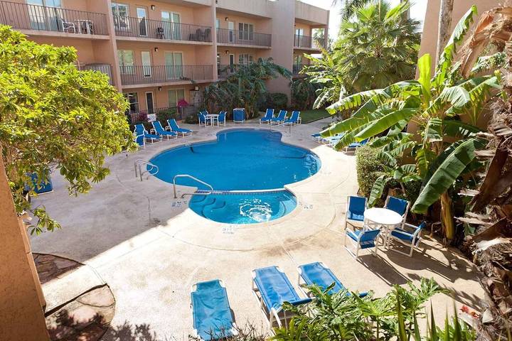 Vacation rental for 6 people, with hot tub and balcony as well as pool in South Padre Island