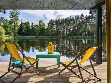 Gîte pour 2 personnes, avec piscine ainsi que vue sur le lac et jardin à Milhac-de-Nontron