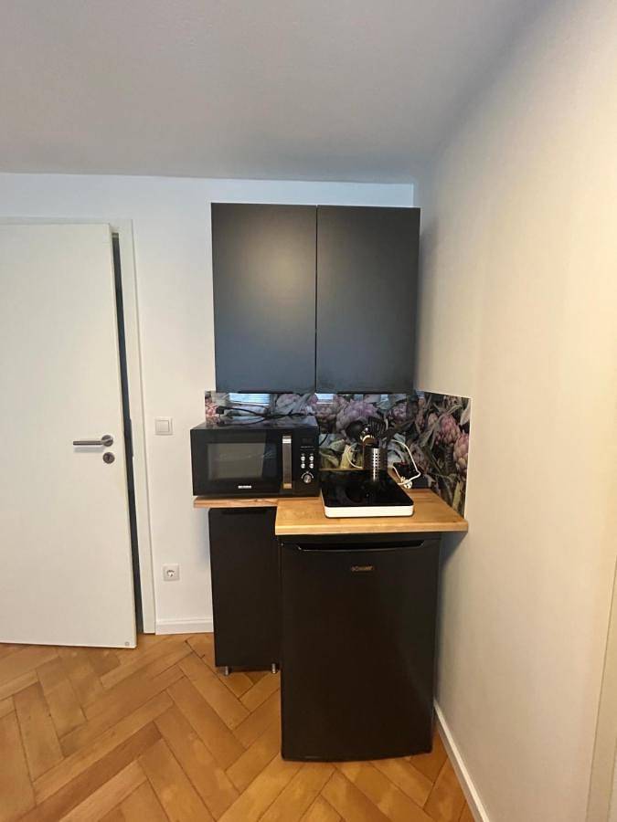 Single Room with Shared Bathroom in Bonn, Rhénanie