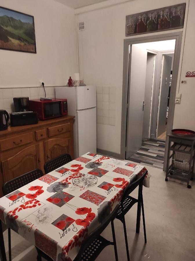 Appartement entier, Lilas, Gîte Saint Antoine, Orcival, Entre Sancy et Volcans. in Orcival (Puy-de-Dôme), Parc naturel régional des Volcans d'Auvergne