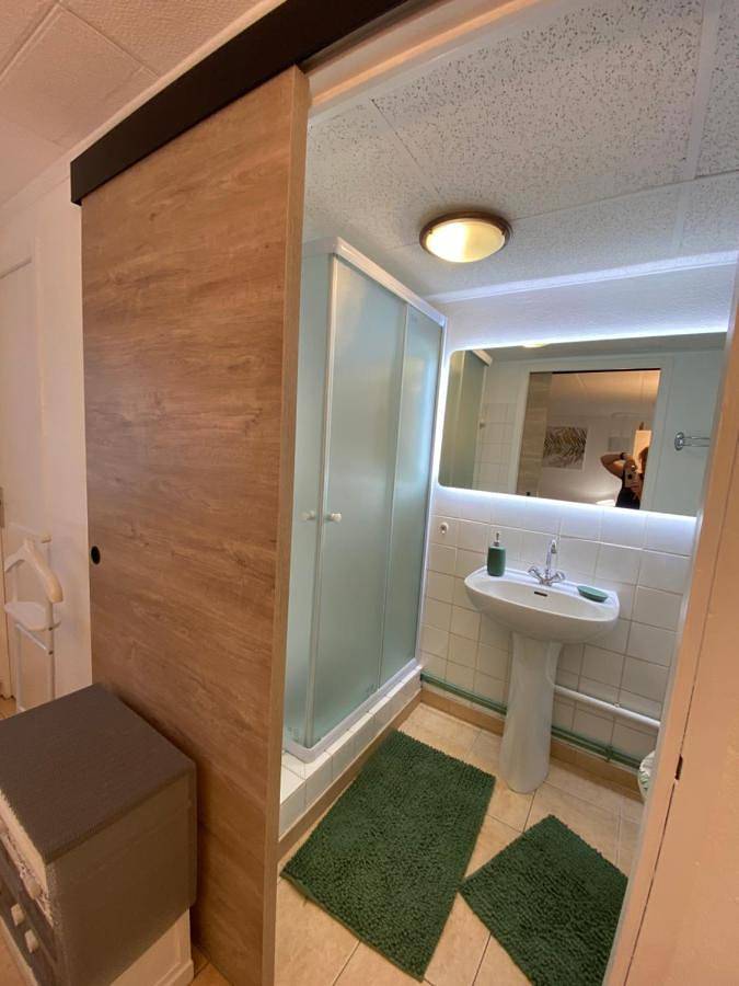 Gîte pour 2 personnes, avec piscine ainsi que terrasse et jardin à Pont-Saint-Esprit - 2