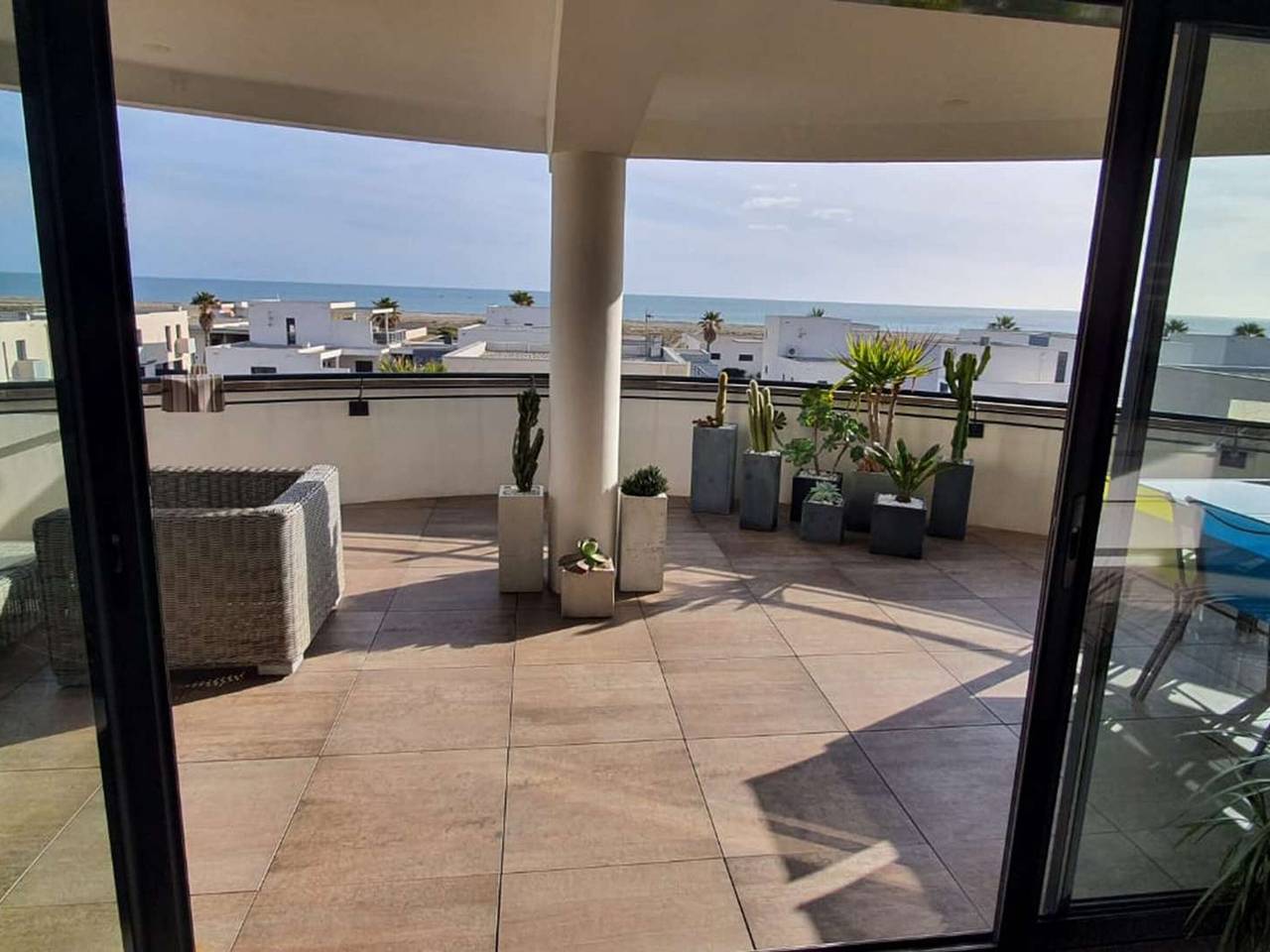 Ganze Wohnung, Wunderbare Wohnung 100m vom Strand mit Pool und Meerblick, T3, Terrasse, privater Parkplatz in Le Barcarès, Côte d'Améthyste