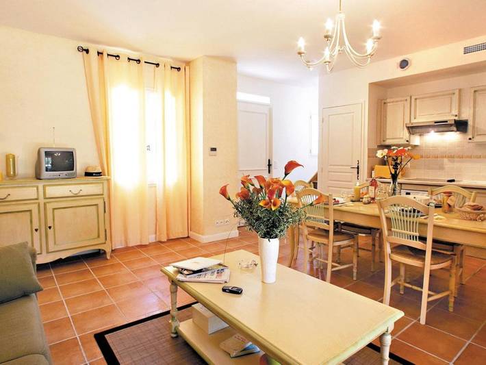 Location de vacances pour 4 personnes, avec Terrasse et Jardin ainsi que Piscine et Sauna dans Domaine de Fayence - 3