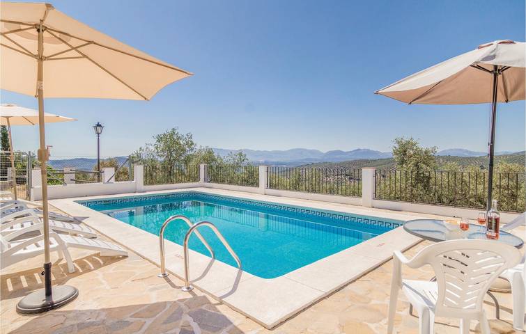 Chalet para 10 personas, con terraza además de jardín y piscina en Andalucía - 2