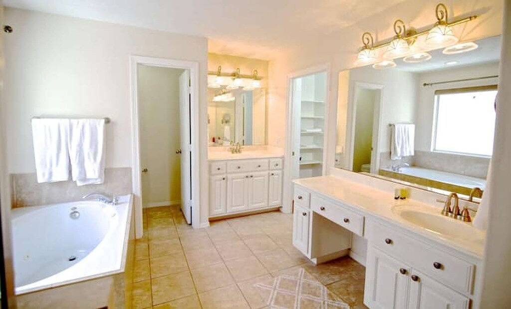 4 Bedrooms Luxury Location- Houston River Oaks in Houston, Harris County