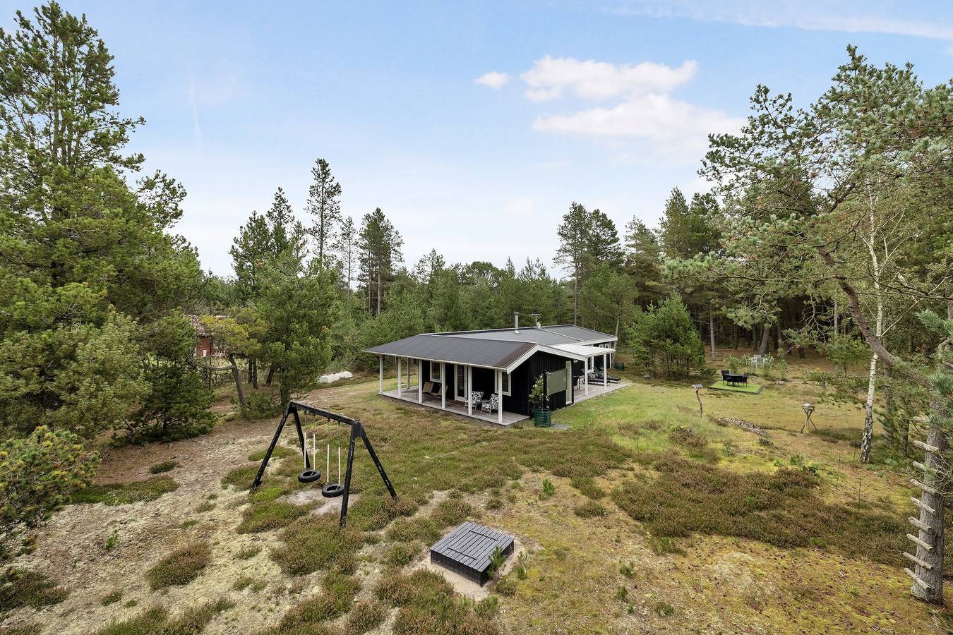 Skønt sommerhus med idyllisk skovbeliggenhed in Als Odde, Hadsund