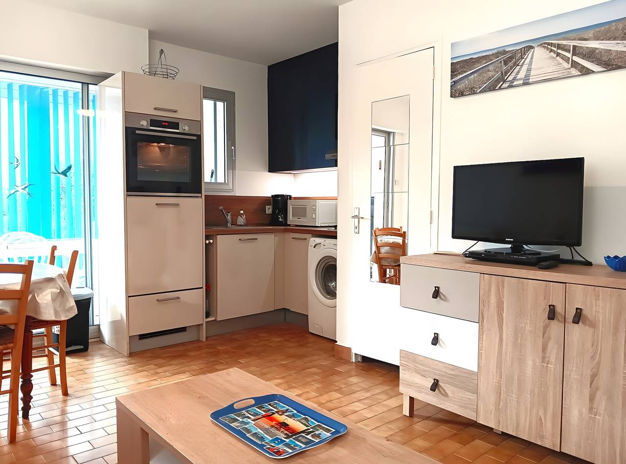 Ganze Wohnung, Schöne Ferienwohnung 'Le Vent Du Large', 80 m vom Meer, umzäunter Garten, Terrasse, Wlan, privater Parkplatz in Vaux-sur-Mer, Côte de Beauté
