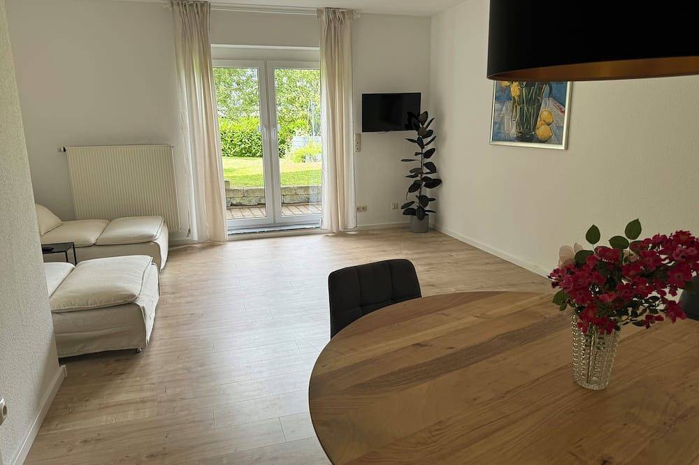 Ganze Wohnung, Ferienwohnung Sonnenkastell 2 in der Burgstadt Kastellaun mit direktem Garten in Kastellaun, Hunsrück