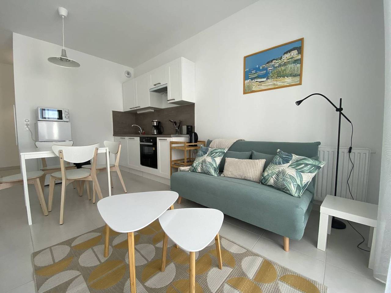 Appartement entier, Royan T2 2* avec Balcon et Parking à 250m de la Plage in Royan, Côte de Beauté