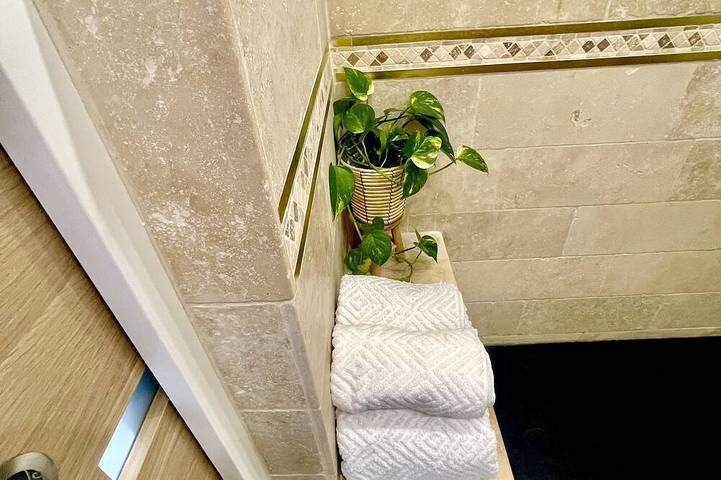 Location de vacances pour 2 personnes, avec jardin à Saint-Cyr-les-Champagnes - 2