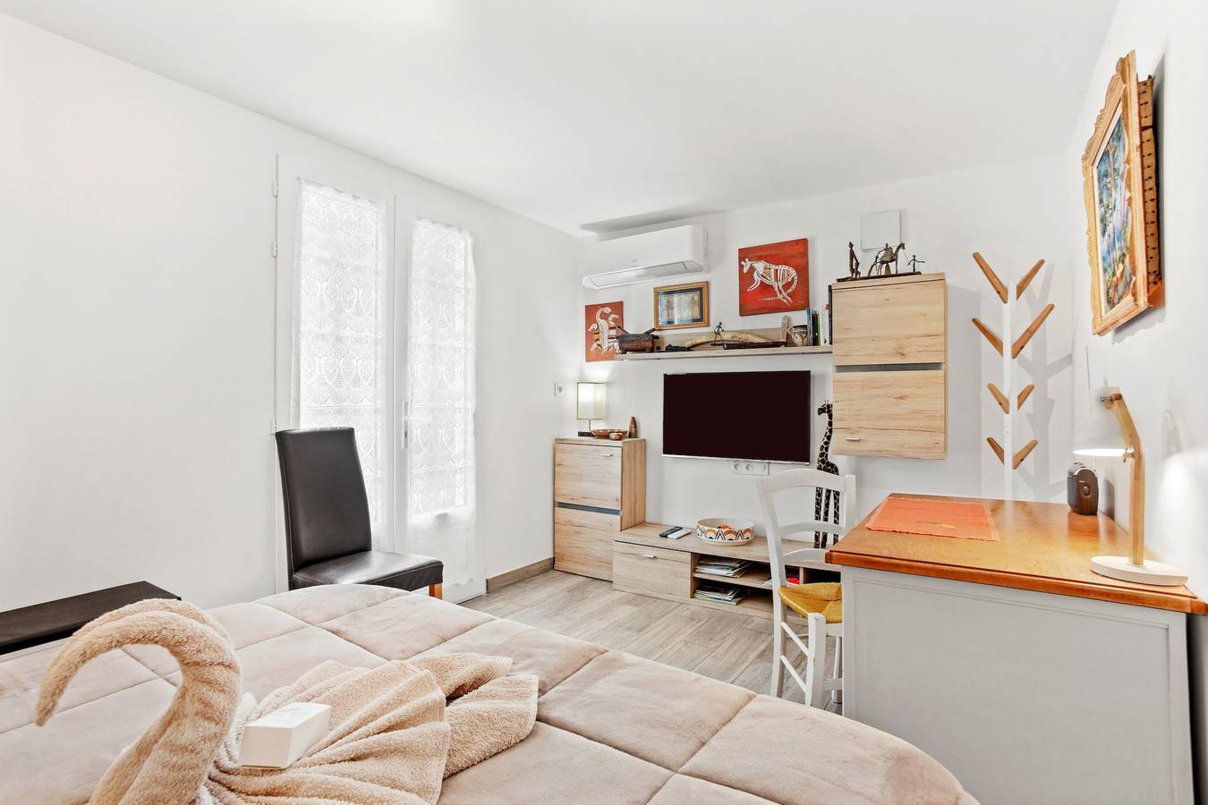 Studio entier, Studio « Le Clos Madame - Le Jardin » avec Wi-Fi et climatisation in Bras, Région de Brignoles