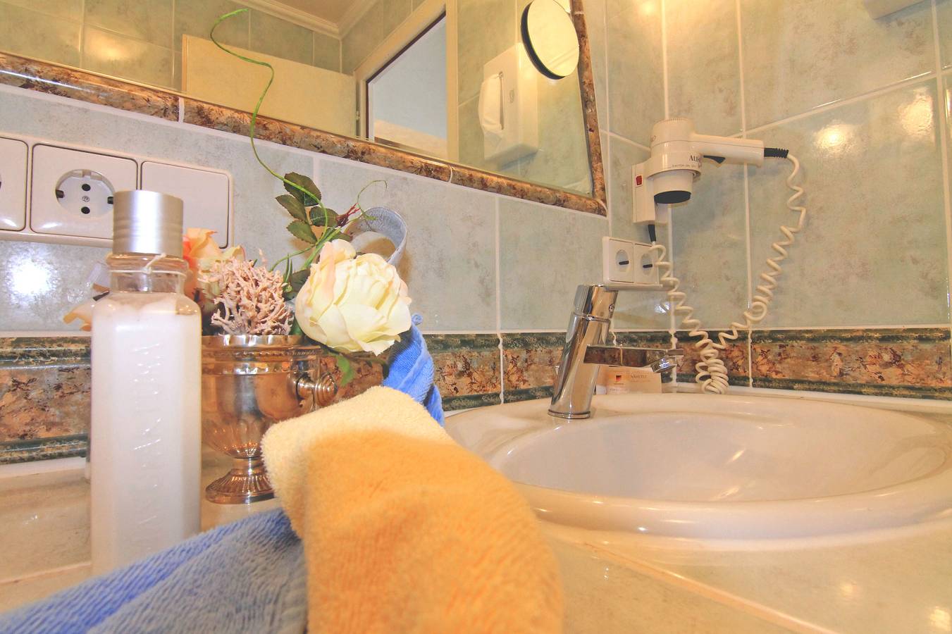 Hotel Weingärtner - Einzelzimmer Economy mit Dusche und Wc in Bad Wildbad, Nordschwarzwald
