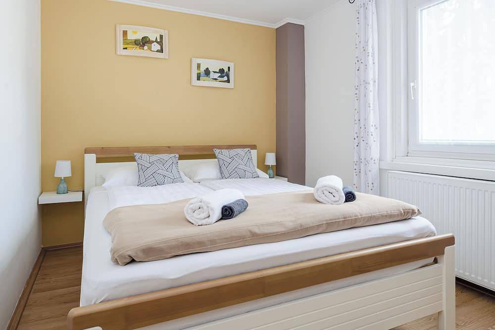 Ganze Wohnung, Sunny holiday home with Pool/Bbq area/Ac/Parking Casa Montana Country Apartment in Balatonalmadi, Plattensee nordufer