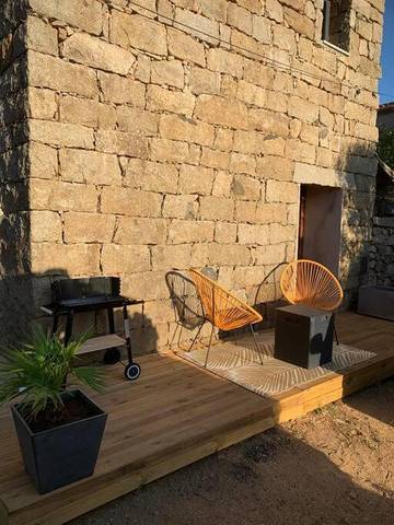 Gîte pour 4 personnes, avec terrasse à Monacia-d'Aullène