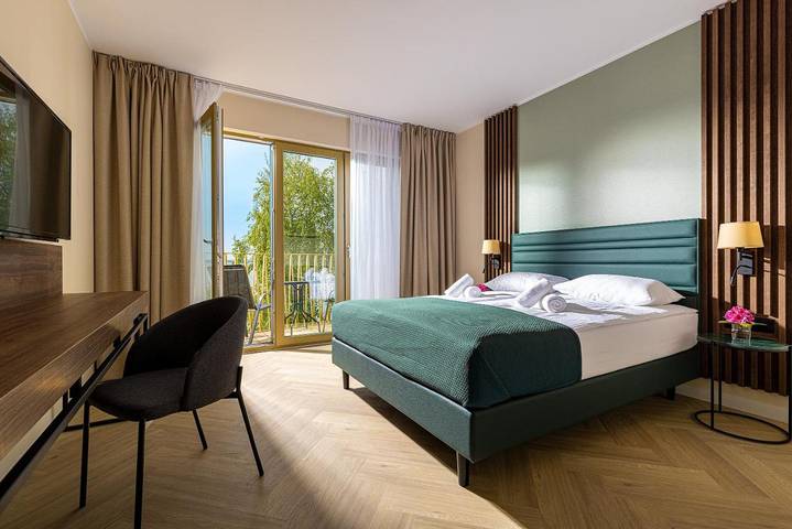 Hotel für 4 Personen, mit Whirlpool und Sauna sowie Garten und Pool in Halbinsel Hel