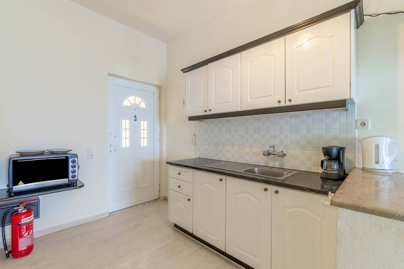 Studio Appartement 'Nikos Seaside 5' met Uitzicht op Zee, Wifi en Airconditioning, foto 7