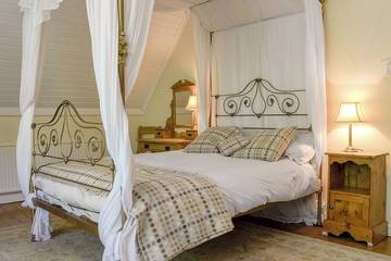 Log Cabin for 8 People in Betws-y-Coed, Conwy region, Photo 1