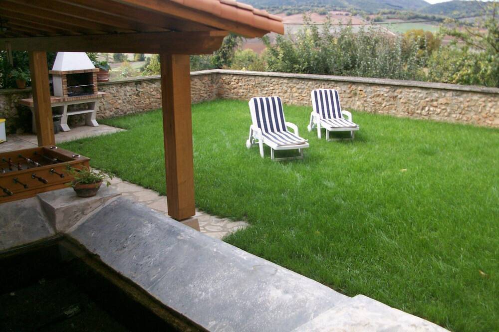 Stroll through its beautiful landscapes and enjoy tranquility in Genevilla, Cordillera Cantábrica