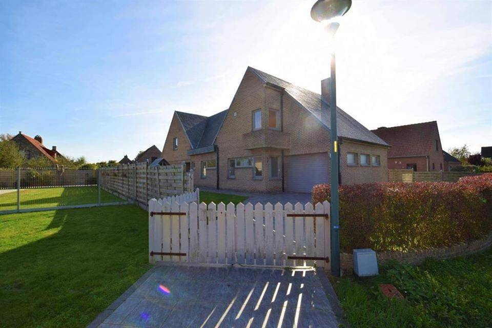 Quadruple Room with Garden View in Blankenberge, Côte belge