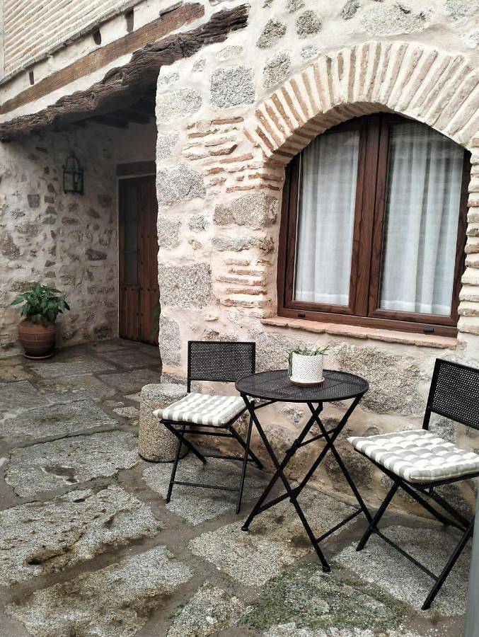 Casa rural para 12 personas, con piscina además de jardín y jacuzzi, Se admiten mascotas en Provincia de Toledo - 2