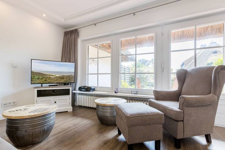Ganze Wohnung, In einer reetgedeckten Wohnanlage in Südlage nahe dem Benen-Diken-Hotel. in Keitum, Sylt (Gemeinde)