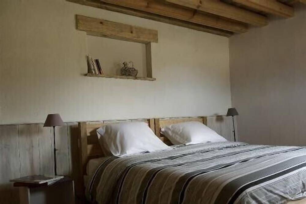 Magnifique gîte, bord de rivière la Sauldre, piscine & tennis, 8-11pers, Sologne in Villeherviers, Sologne
