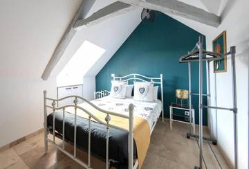 Hôtel pour 3 personnes, avec vue à Gourdon