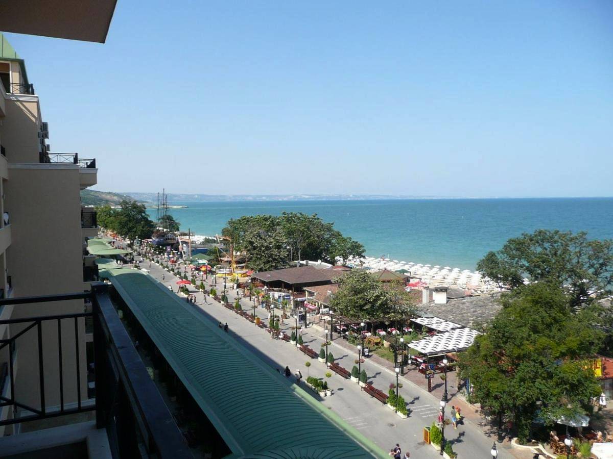 Ganze Wohnung, Ferienwohnung für 4 Personen mit Terrasse in Varna, Oblast Varna