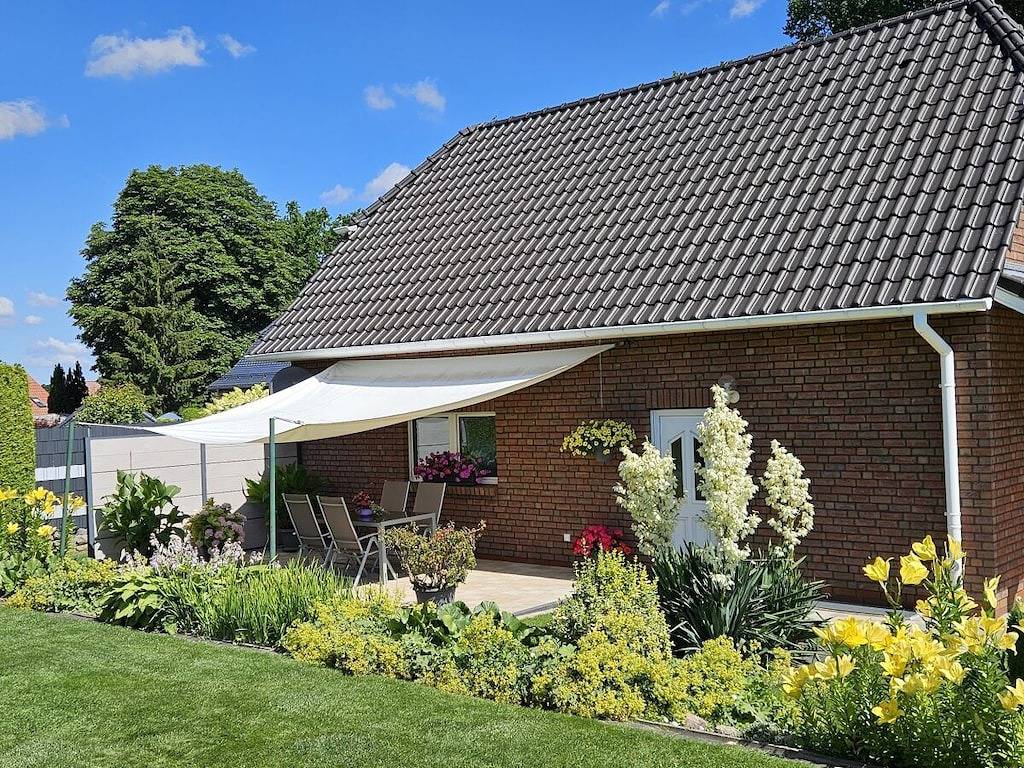 Ferienhaus in Dambeck mit Schwimmbecken in Bütow, Müritz
