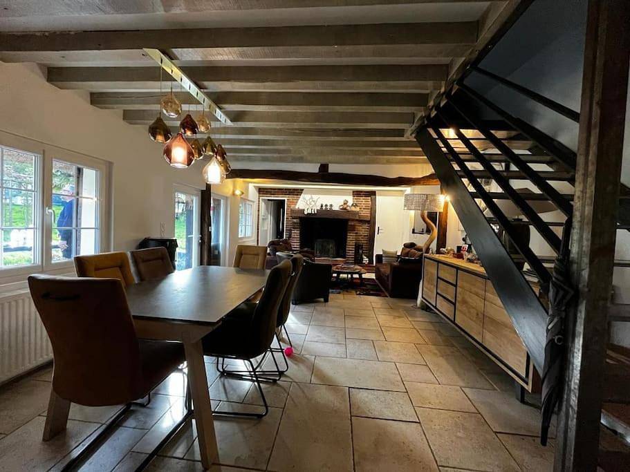 Belle Chaumière Normande, au pas de la ville d'Honfleur in Conteville, Région de Bernay