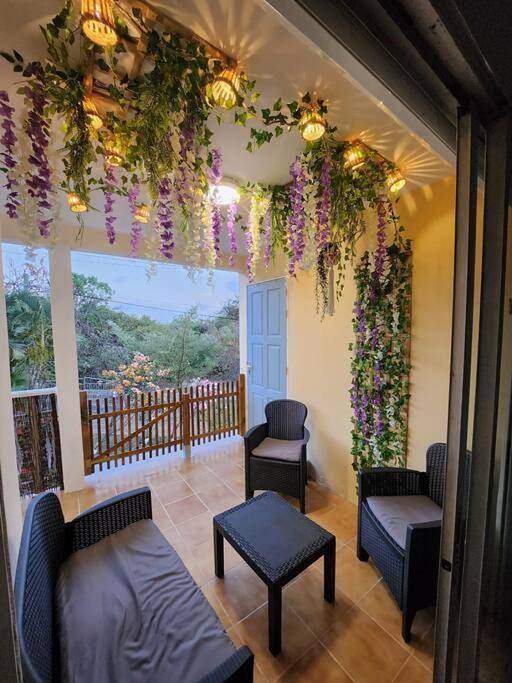 Location de vacances pour 14 personnes, avec jardin et jacuzzi à Les Anses-d'Arlet - 2