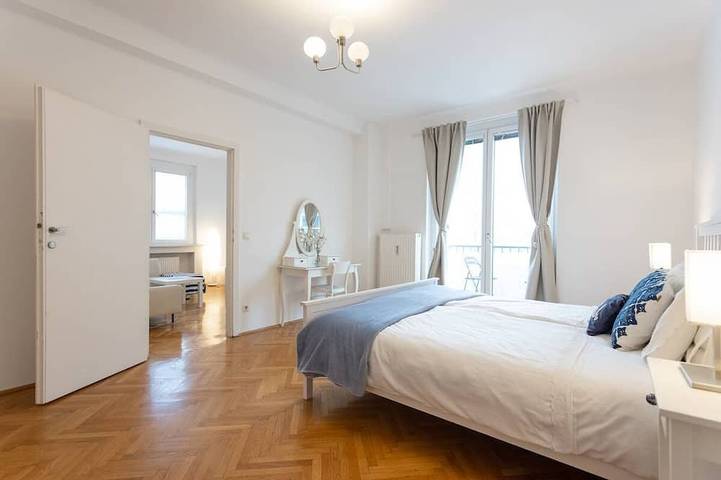 Ferienwohnung für 5 Personen, mit Balkon in Wieden (Wien Bundesland)
