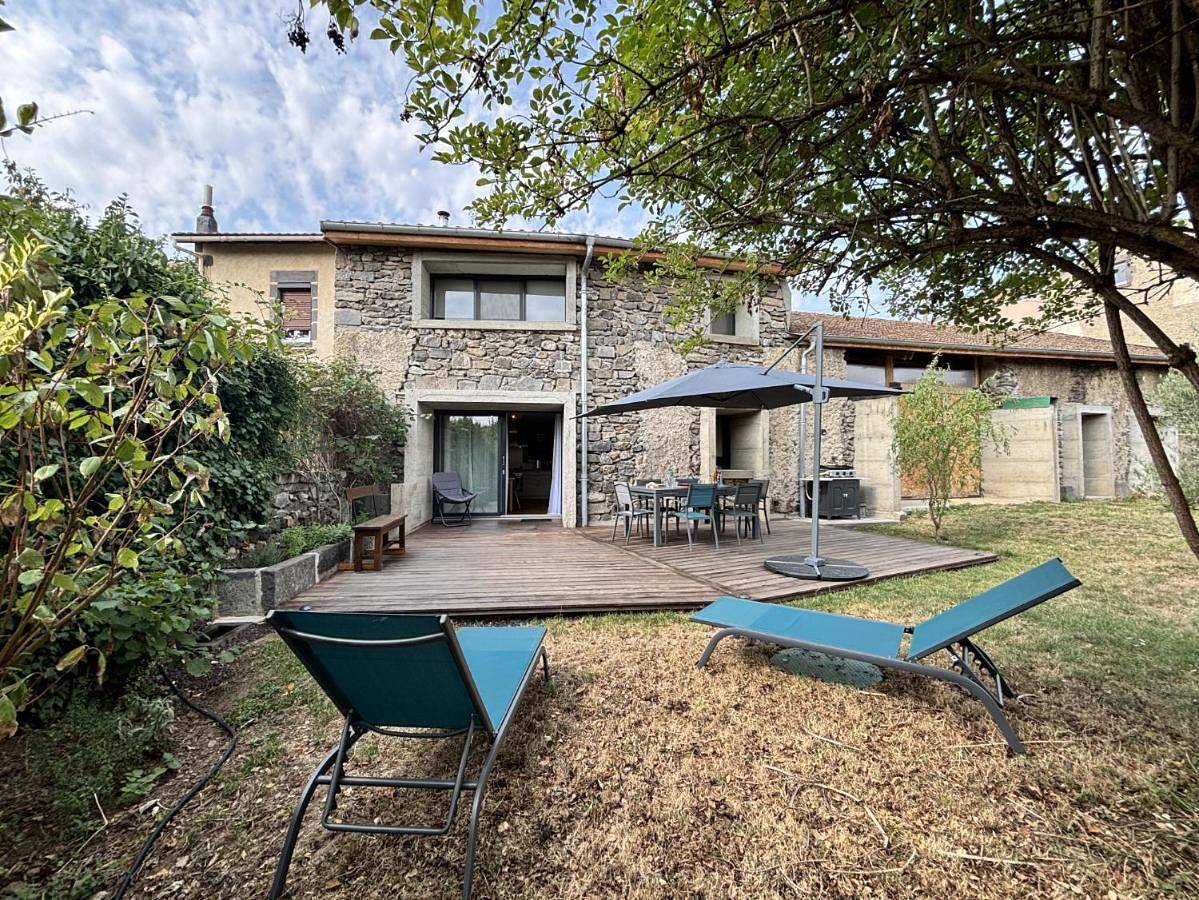 Three-Bedroom Home in Volvic, Parc naturel régional des Volcans d'Auvergne