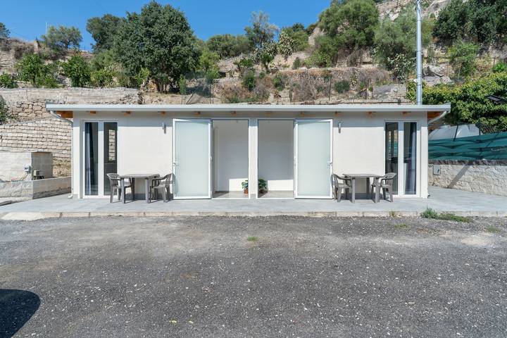 Entire apartment, Apartment 'Oasi San Paolo' with Shared Pool, Wi-Fi & Air Conditioning in Lentini, Syracuse Province