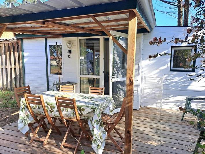 Gîte pour 6 personnes, avec jardin ainsi que piscine et terrasse à Herm